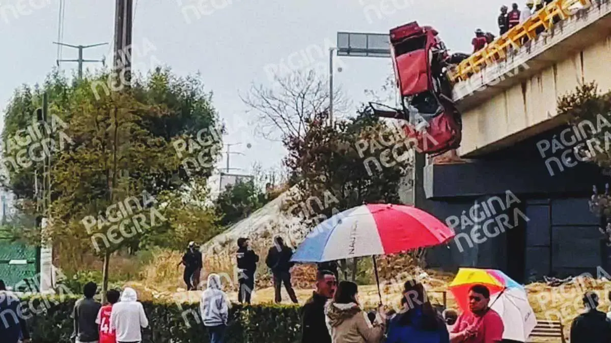 Accidente en el Periférico Ecológico de Puebla deja una mujer muerta y tres heridos