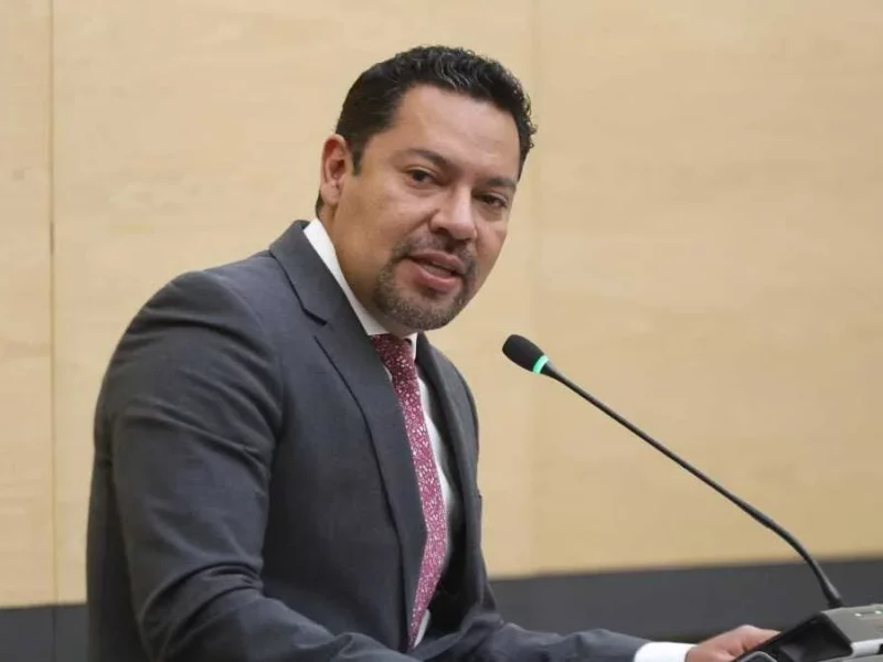 Andrés Villegas presenta iniciativa para modernizar bibliotecas públicas de Puebla