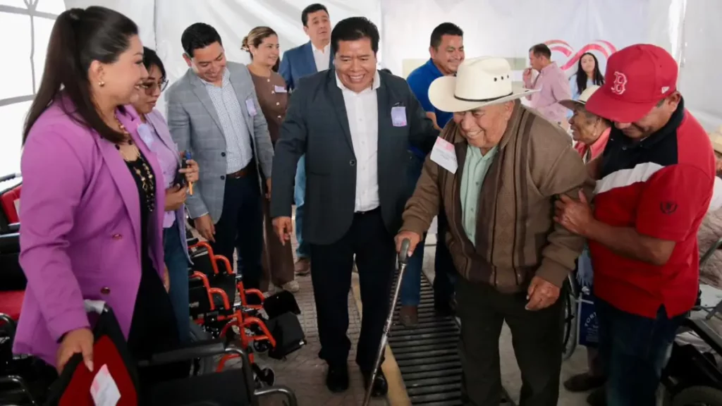 DIF Tecamachalco realiza tercera entrega de aparatos ortopédicos