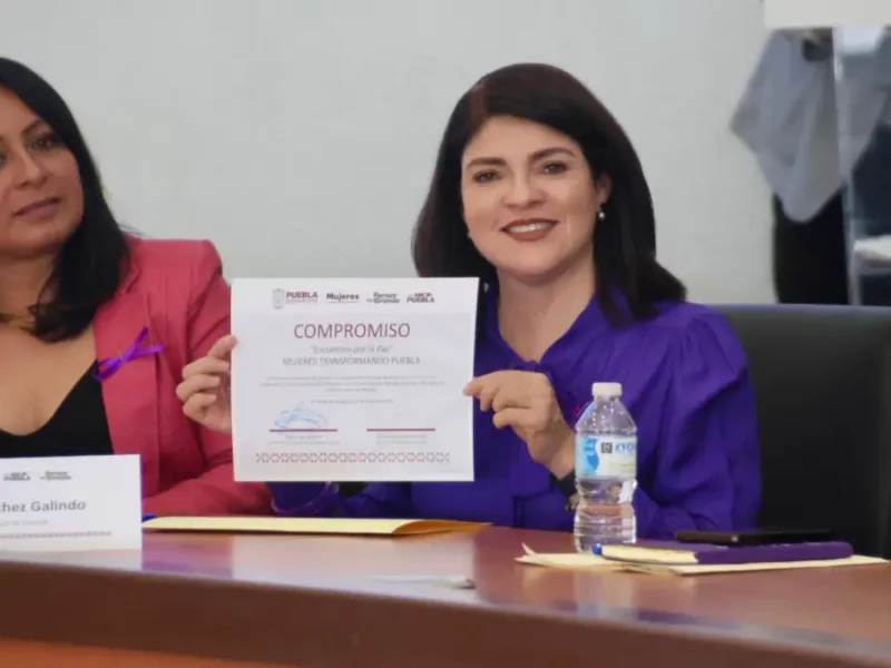 Firma Bety Sánchez compromiso para la erradicar la violencia hacia las mujeres