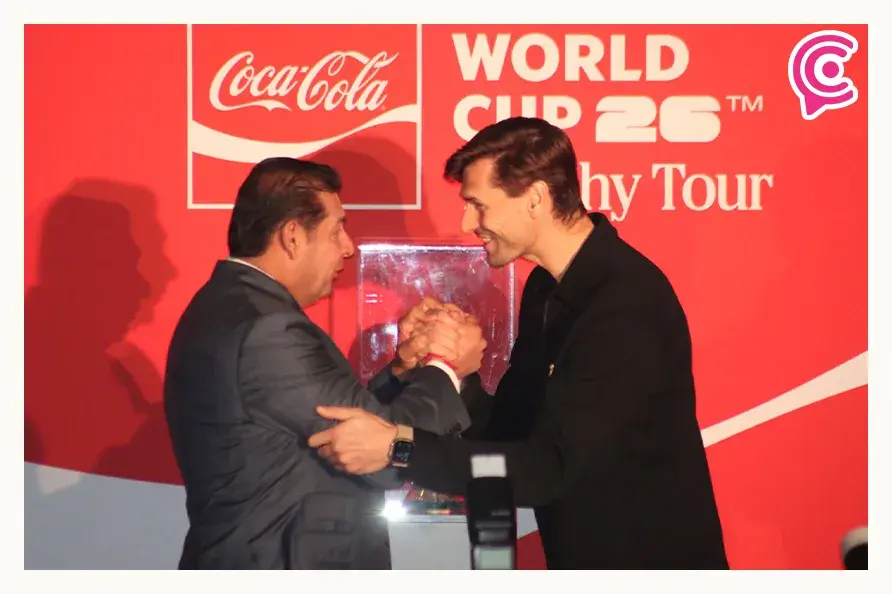 Puebla recibe la Copa del Mundo de la FIFA como parte del World Trophy Tour