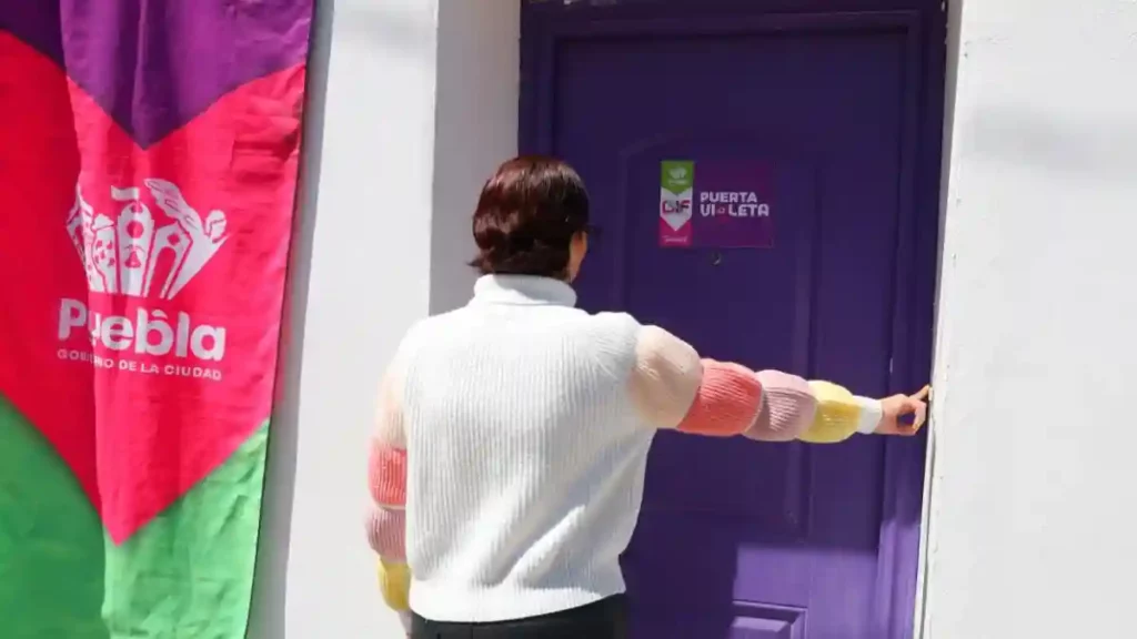 Fortalece DIF Puebla Capital atención a mujeres víctimas de violencia con el programa “Puerta Violeta”