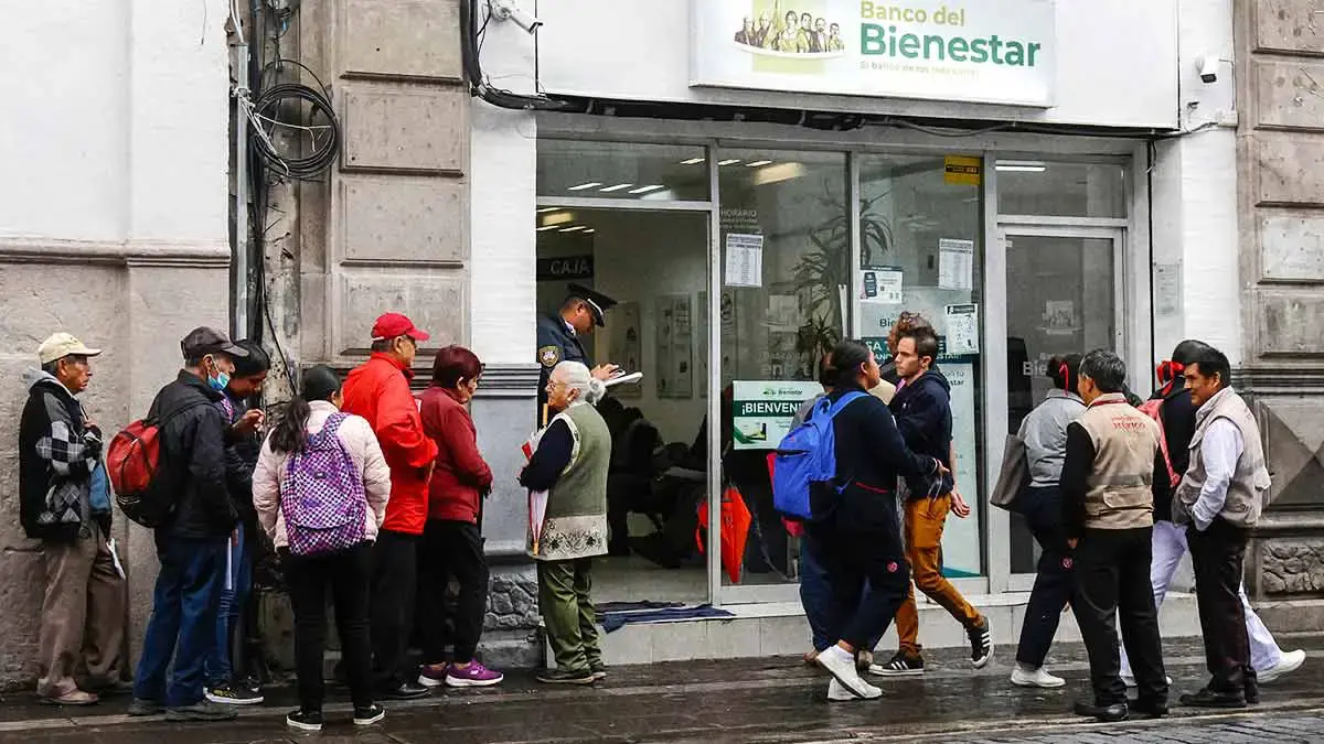 Tras ola de violencia del CJNG, sucursales del Banco del Bienestar en Puebla operan con normalidad