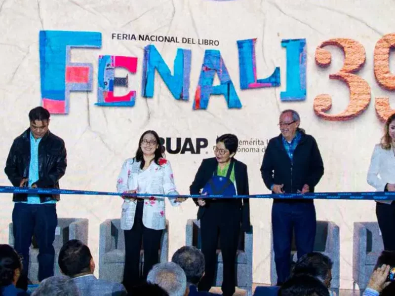 Lilia Cedillo inaugura la edición 39 de la Fenali 2026 de la BUAP 