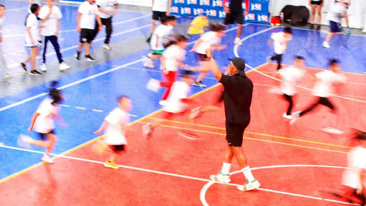 Puebla recibe clínicas de básquetbol de la NBA con participación de niños y 200 jóvenes