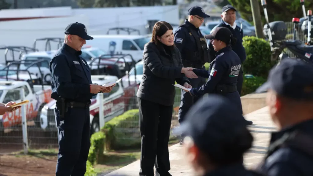 Policías de Zacatlán reciben diplomas de capacitación de la UCIPS