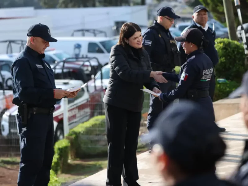 Policías de Zacatlán reciben diplomas de capacitación de la UCIPS