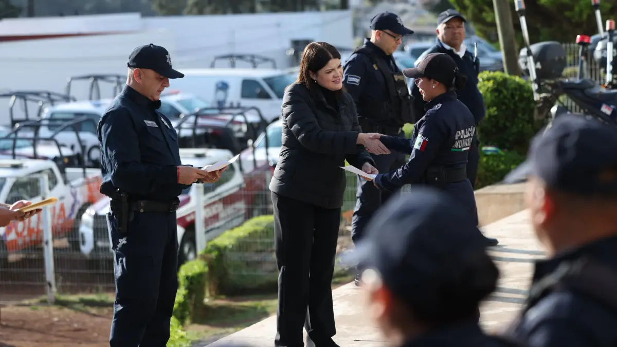 Policías de Zacatlán reciben diplomas de capacitación de la UCIPS