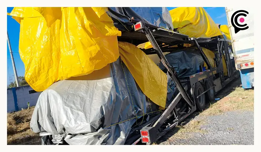 Roban nodriza con autos clásicos en la autopista Puebla-Orizaba, la encuentran en Tecamachalco; chófer está ileso