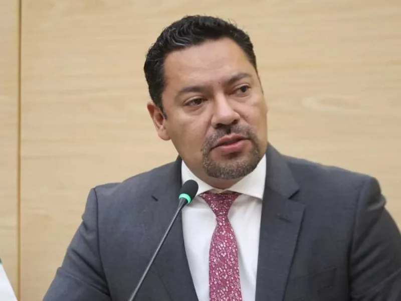 Andrés Villegas presenta iniciativa para modernizar bibliotecas públicas de Puebla