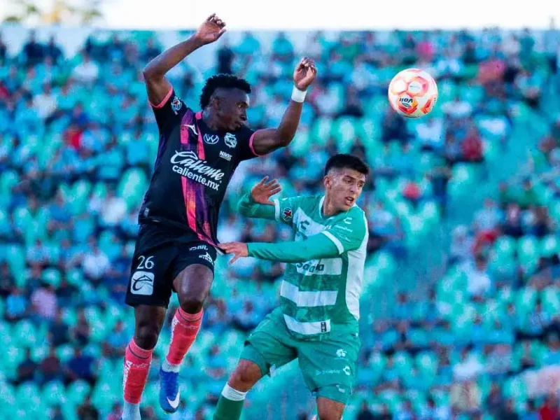 Santos Laguna se impone al Club Puebla en su primer triunfo como local