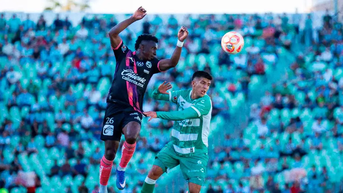 Santos Laguna se impone al Club Puebla en su primer triunfo como local