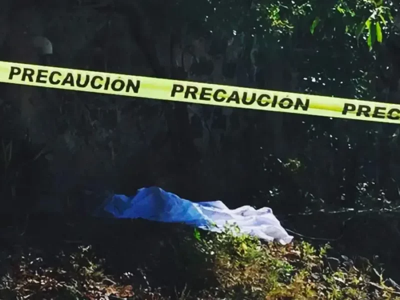 Degollan y abandonan a hombre en calles de Izúcar, Puebla; víctima sin identificación