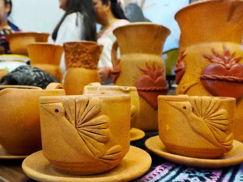 Alfarería centenaria de Tenextatiloyan en Puebla, permite que jóvenes preserven oficio y paguen estudios universitarios