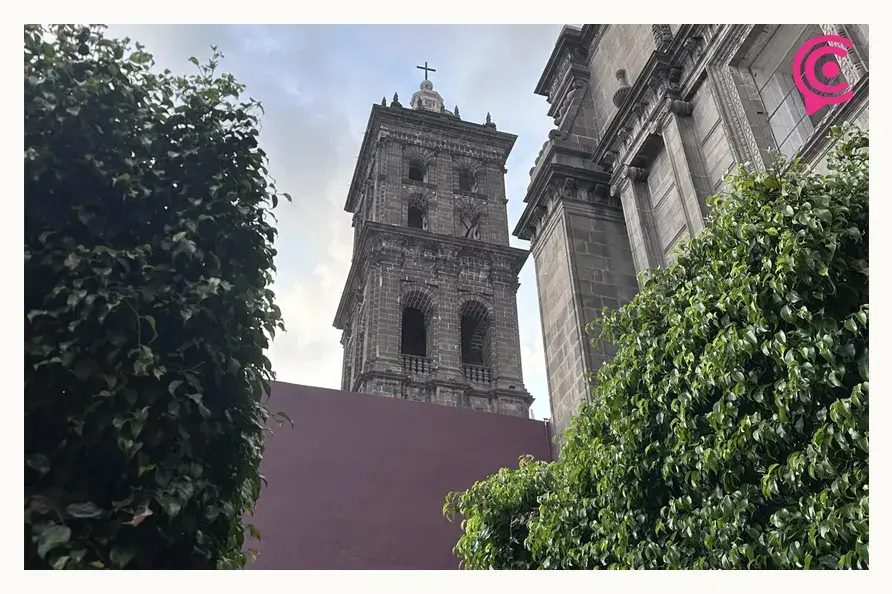 Arquitecto estadounidense Damon Zumbroegel queda cautivado por Puebla y presume su experiencia en redes