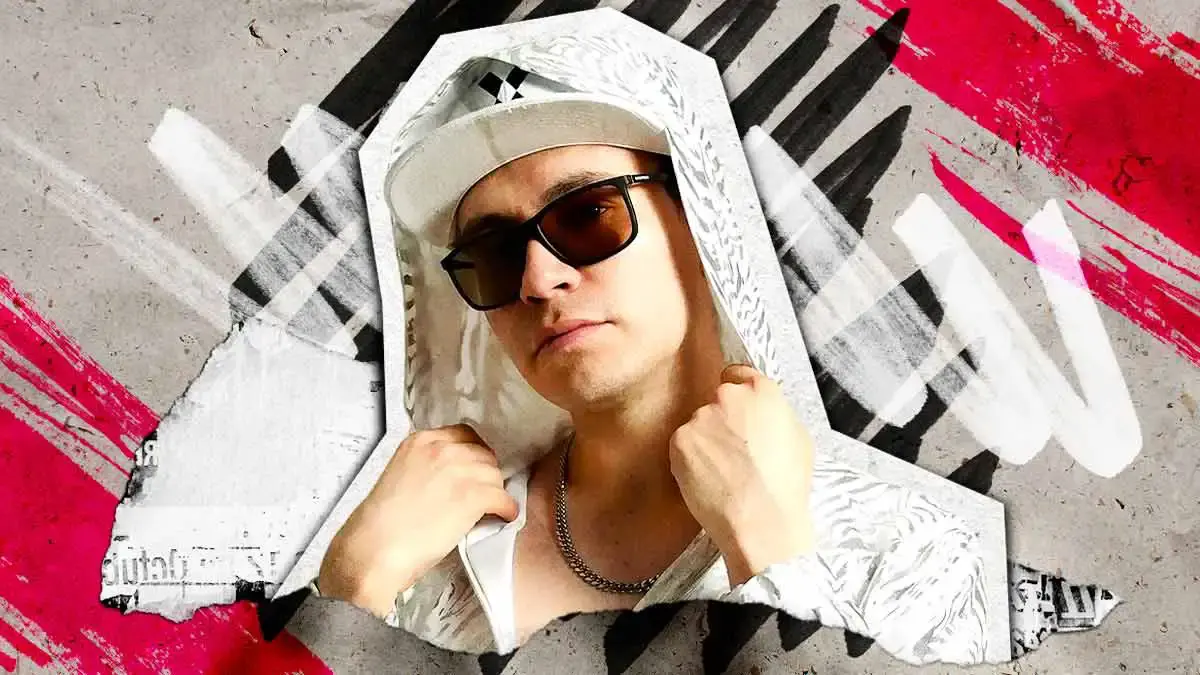 Raymix denuncia robo en su camerino durante concierto en Venustiano Carranza, Puebla
