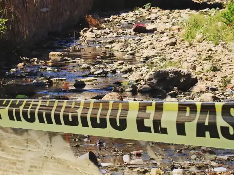 Encuentran cadáver de un hombre en tuberías de aguas negras de la Romero Vargas, Puebla