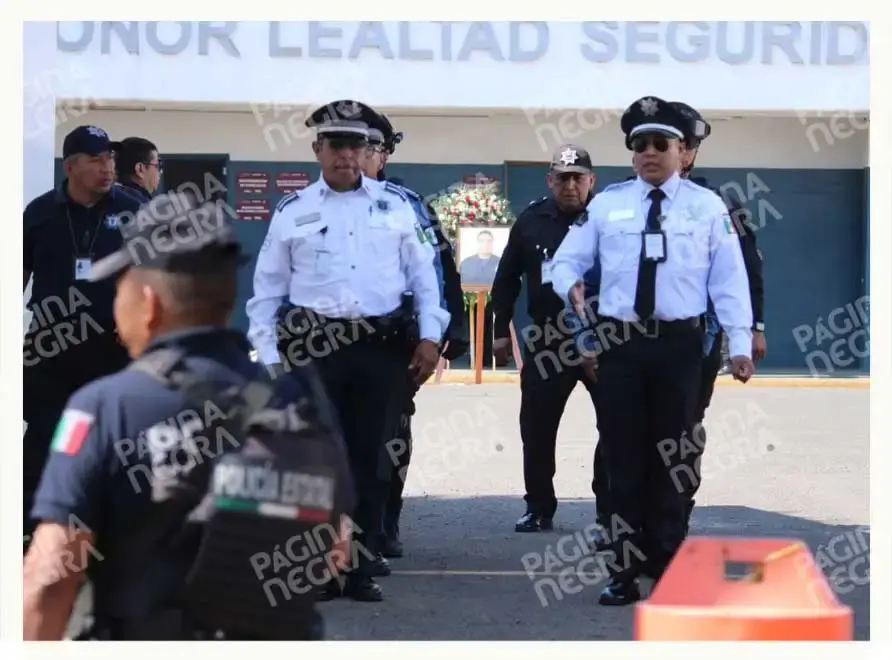 Despiden con honores a policía fallecido tras incendio de patrulla en la autopista México-Puebla