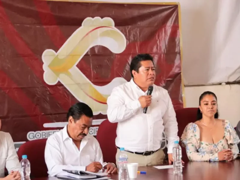 En Tecamachalco se fortalece el diálogo con autoridades y liderazgos