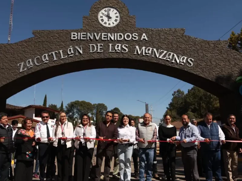 Acceso Sur de Zacatlán tiene nueva imagen; arco dará identidad y pertenencia