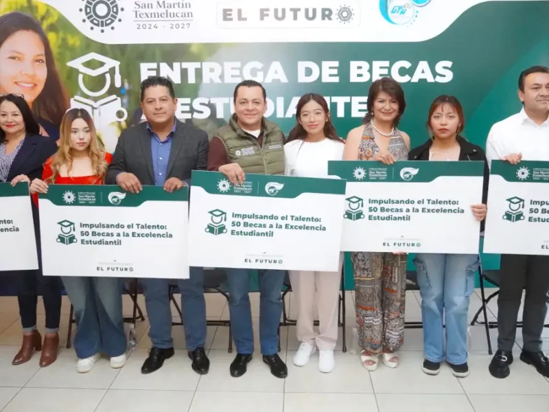 Entregó gobierno de Juan Manuel Alonso 50 becas a estudiantes texmeluquenses de la UTH
