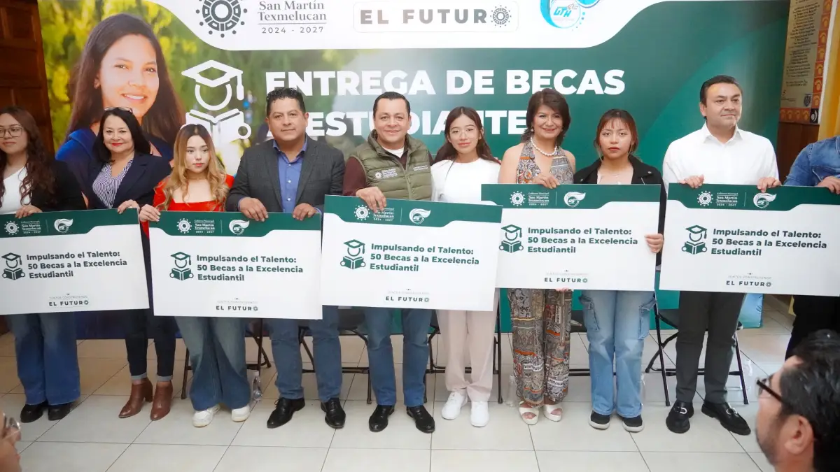 Entregó gobierno de Juan Manuel Alonso 50 becas a estudiantes texmeluquenses de la UTH
