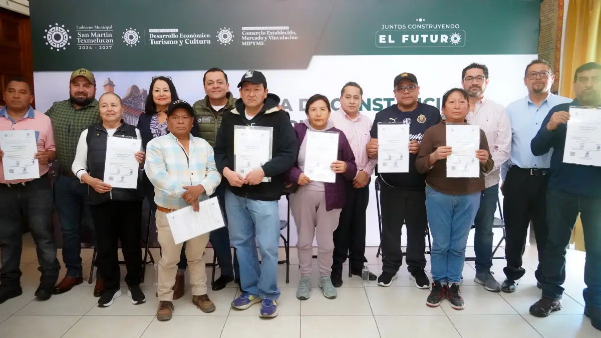 Gobierno de Juan Manuel Alonso brinda certeza jurídica a locatarios del Mercado Domingo Arenas en Texmelucan
