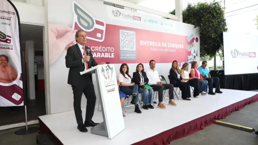 Entrega Pepe Chedraui créditos a emprendedoras y emprendedores para fortalecer la economía local