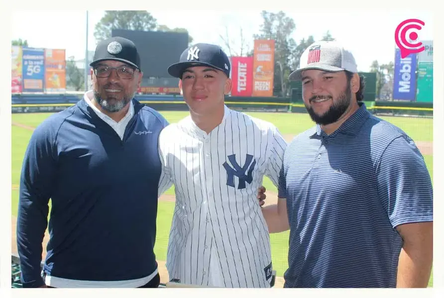 Said Aguilar, talento de la academia de Pericos de Puebla, firma con los Yankees