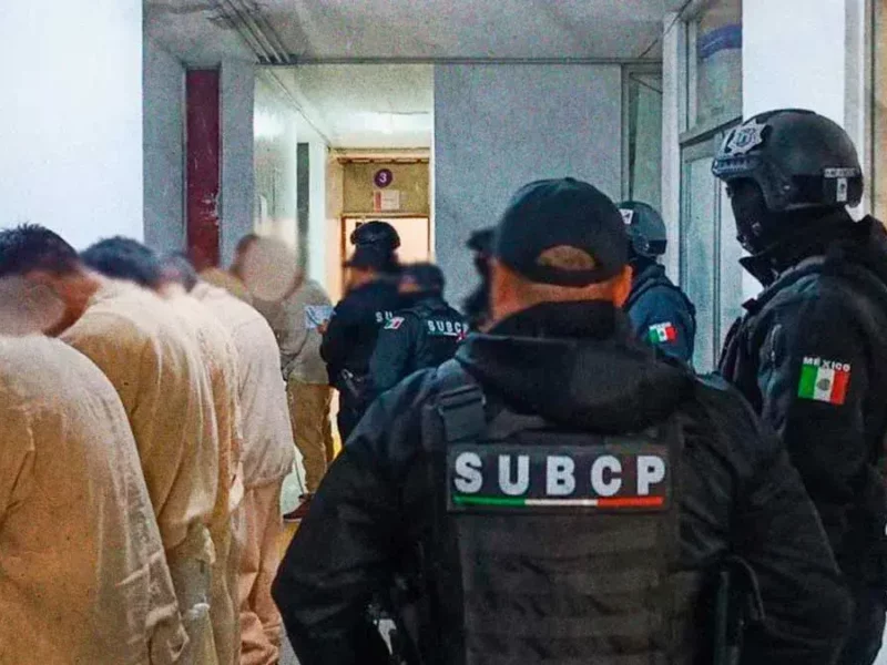Movilizan a 11 reos al penal de Tepexi; entre ellos los miembros de Fuerza 2000