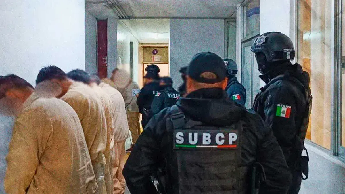 Movilizan a 11 reos al penal de Tepexi; entre ellos los miembros de Fuerza 2000