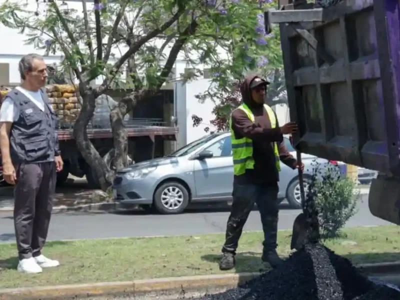 Refuerza Pepe Chedraui acciones de bacheo para mejorar seguridad vial en la capital