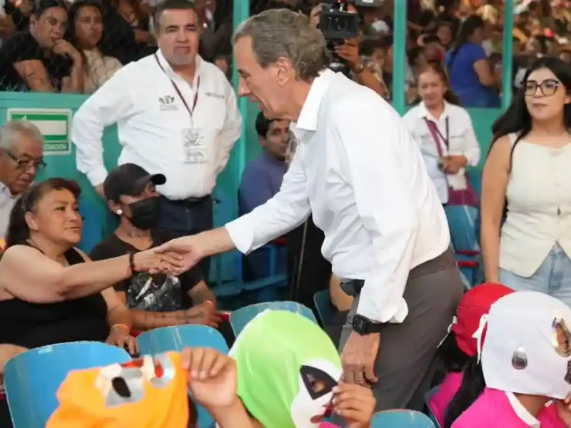 Con función de lucha libre, Pepe Chedraui celebra el Día de la Niñez
