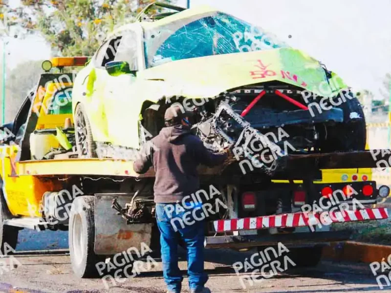 Mujer muere en choque de BMW sobre la carretera federal Puebla-Tlaxcala; conductor y acompañantes borrachos huyen