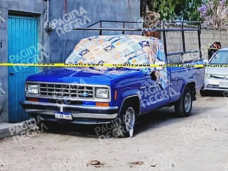 Hombre muere apuñalado dentro de una camioneta en Tecamachalco, Puebla