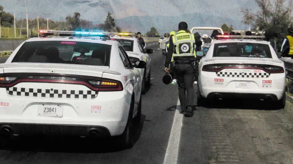 Peatón es atropellado sobre la autopista Puebla-Orizaba; autos desmiembran al hombre