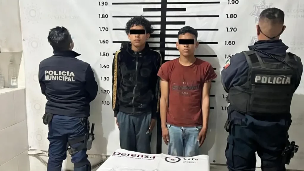 Detiene policía de Texmelucan a dos sujetos por presunta posesión de sustancias ilícitas