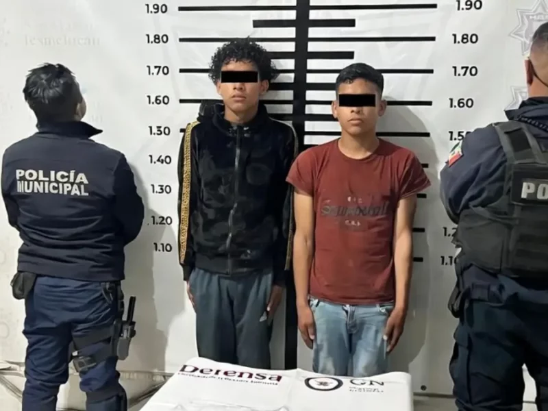 Detiene policía de Texmelucan a dos sujetos por presunta posesión de sustancias ilícitas