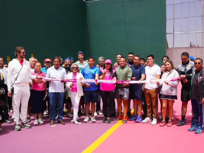 Bajo el liderazgo de Tonantzin Fernández, rescatan cancha de frontenis en el Deportivo Tlachtli