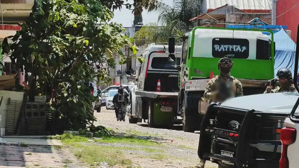 Fiscalía de Puebla desmantela bodega de autopartes robadas en la colonia Jorge Murad