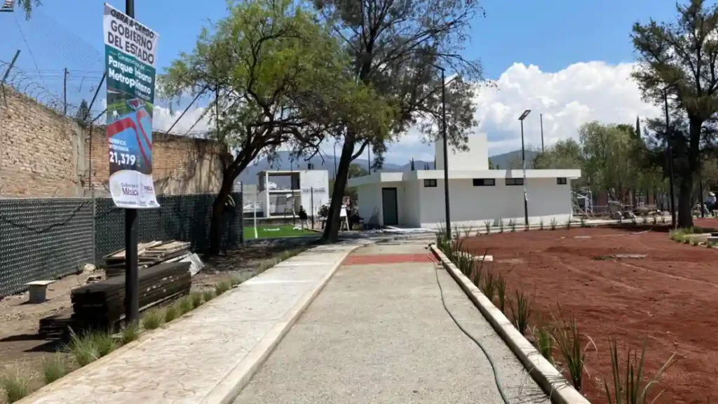 Supervisa Alejandro Barroso construcción del Parque Metropolitano en Tehuacán