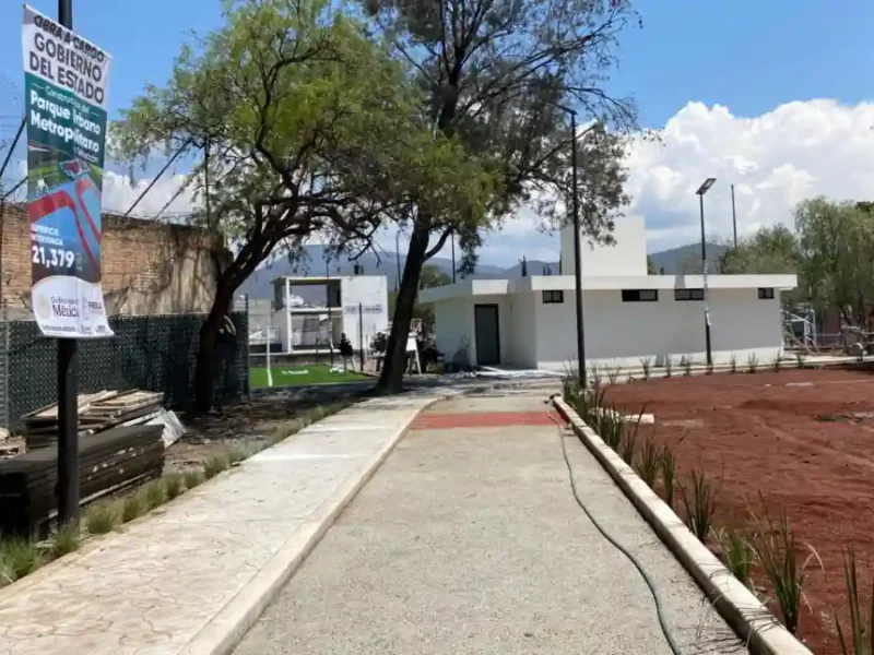 Supervisa Alejandro Barroso construcción del Parque Metropolitano en Tehuacán