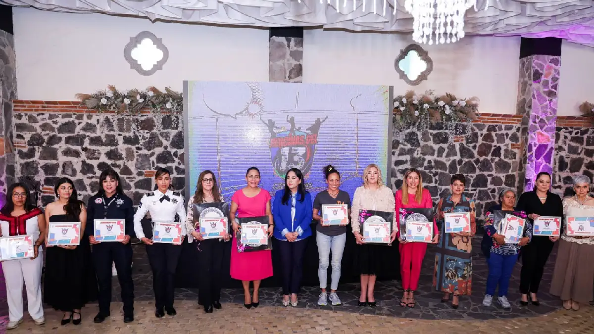 En San Andrés Cholula reconocen a mujeres destacadas