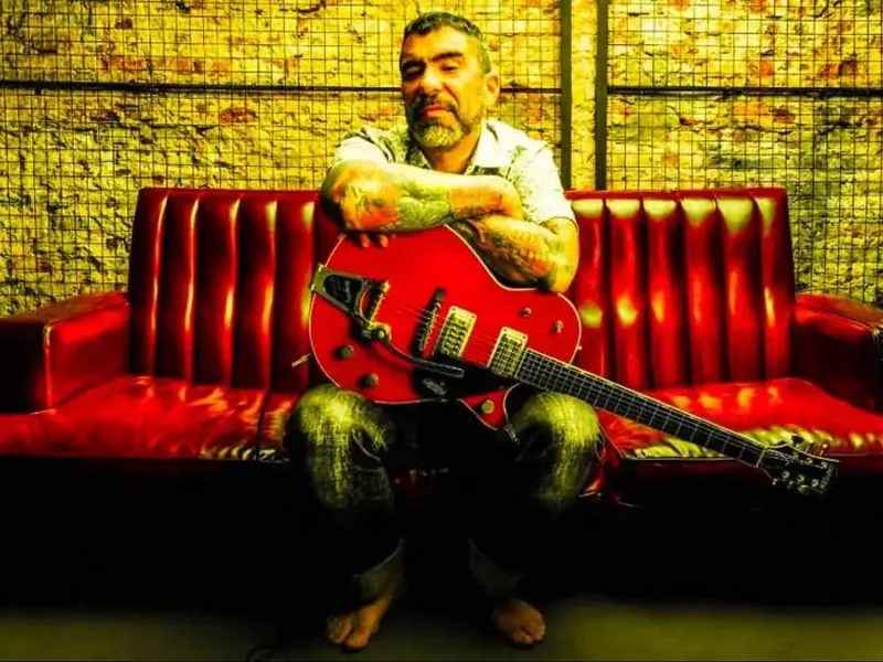 Diego Numa presenta en Puebla su propuesta musical que fusiona cumbia, rock y bolero