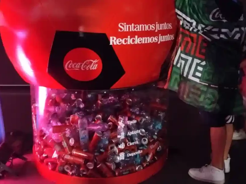 Recibe Gobierno de Pepe Chedraui donación de latas tras paso del FIFA World Cup Trophy Tour 2026 en Puebla