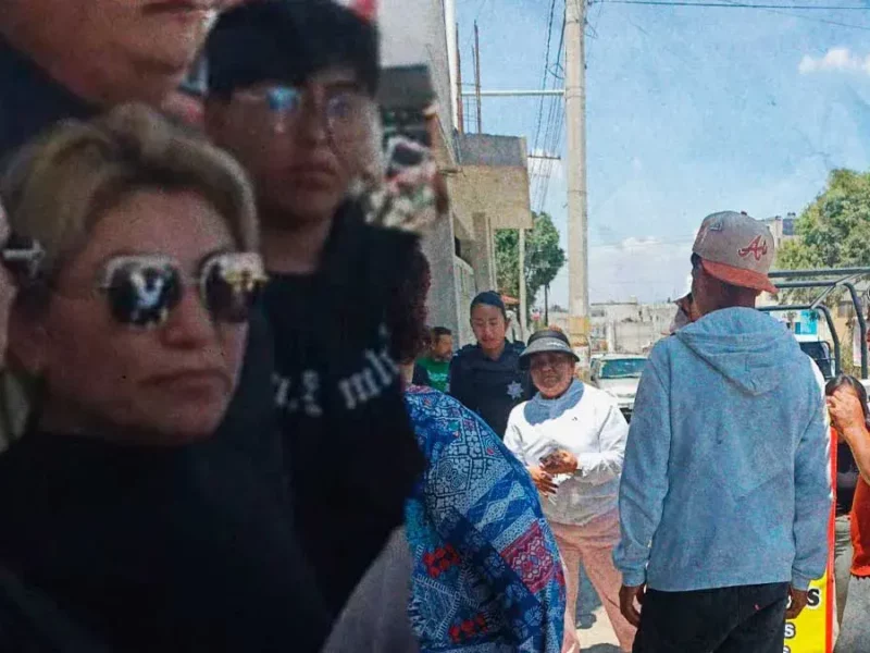 Acusan a lideresa de la colonia Constitución Mexicana en Puebla de amenazar con quitar locales en mercado