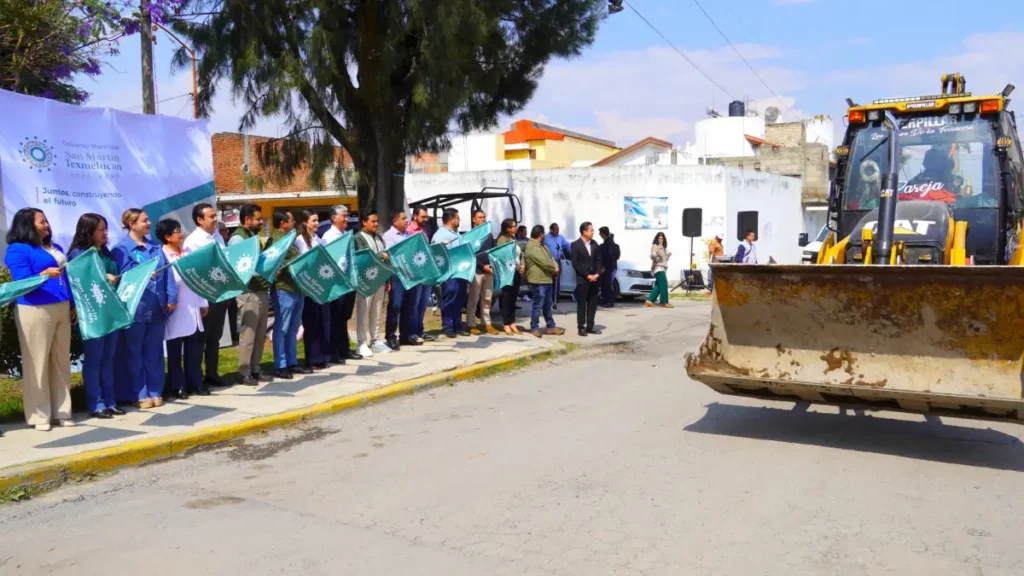 Inicia rehabilitación de drenaje sanitario y red de agua potable en calle Cofre de Perote en Texmelucan