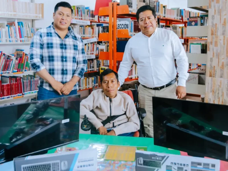 Mateo Hernández fortalece la Biblioteca Netzahualcóyotl con equipo de cómputo