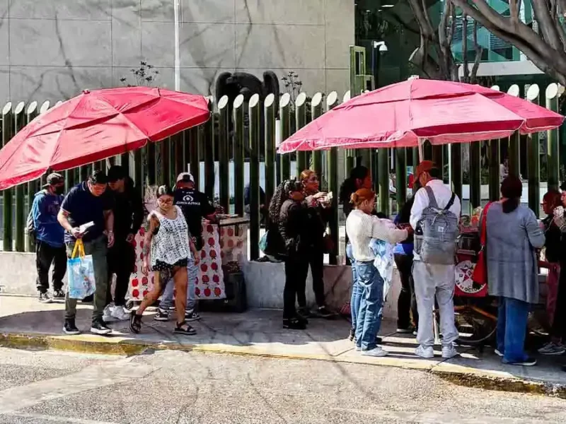 Segom Puebla frena proliferación de ambulantes, carpas y apartado de lugares en Agua Santa