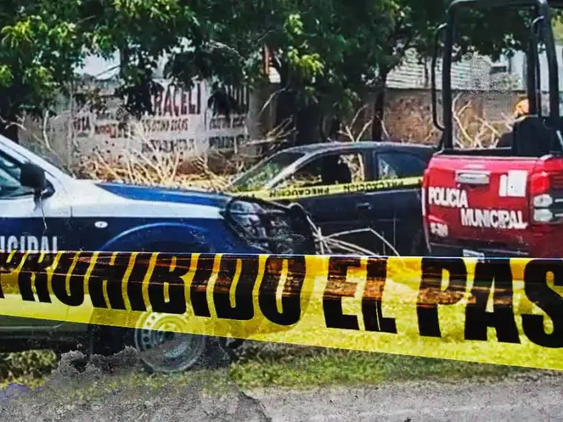 Asesinan y abandonan a dos hombres en un Chevy en Nicolás Bravo, Puebla